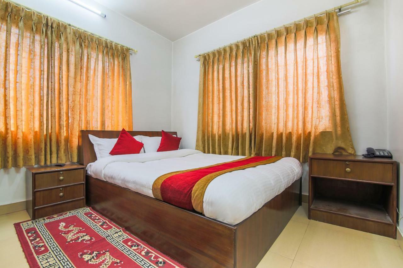 Oyo 358 Hotel Rose Star Kathmandu Exteriör bild