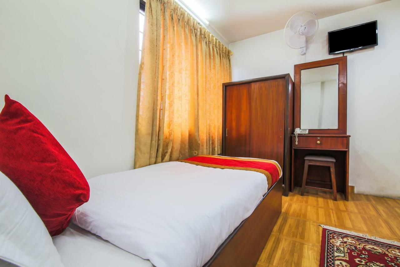 Oyo 358 Hotel Rose Star Kathmandu Exteriör bild