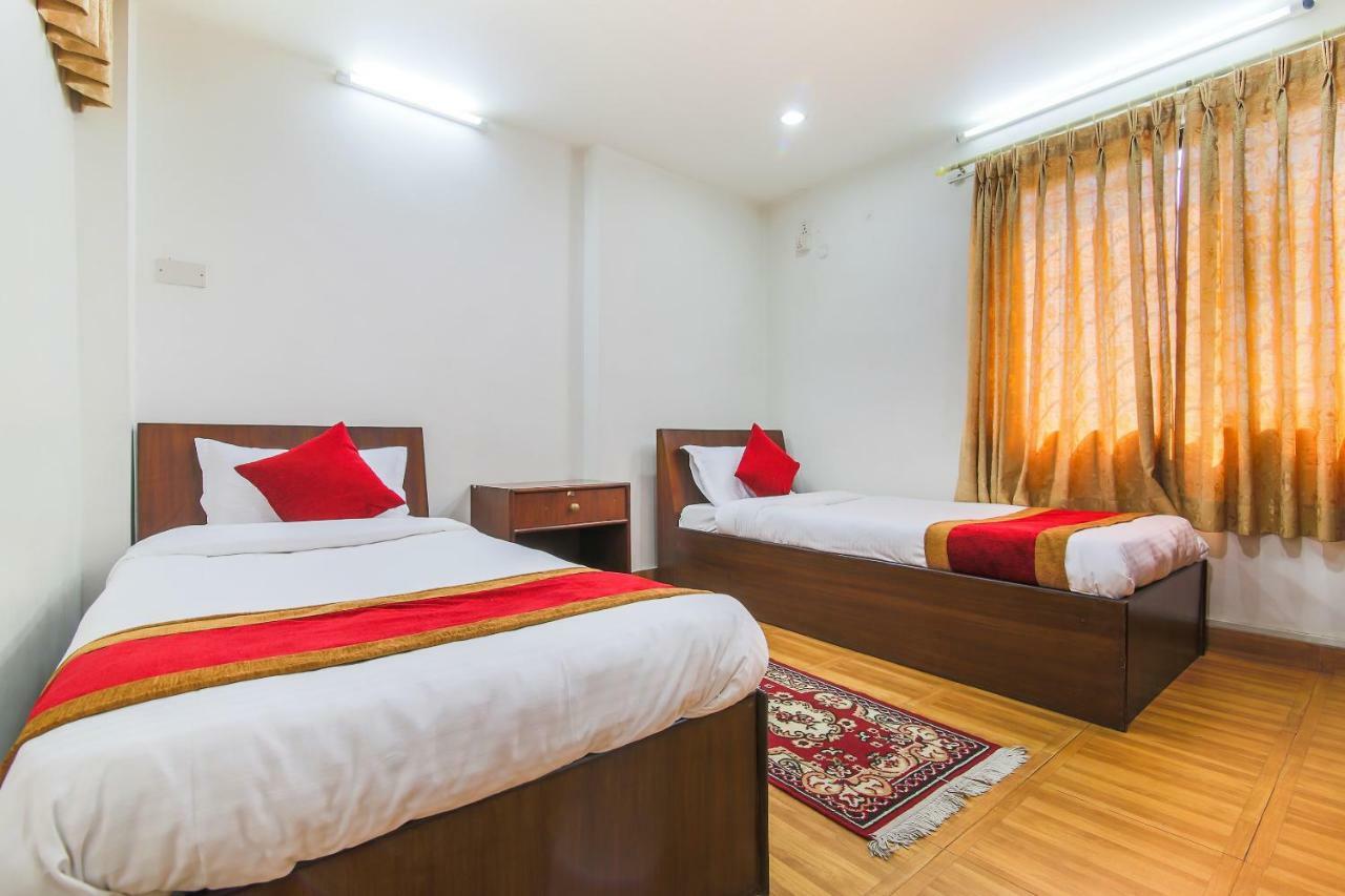 Oyo 358 Hotel Rose Star Kathmandu Exteriör bild