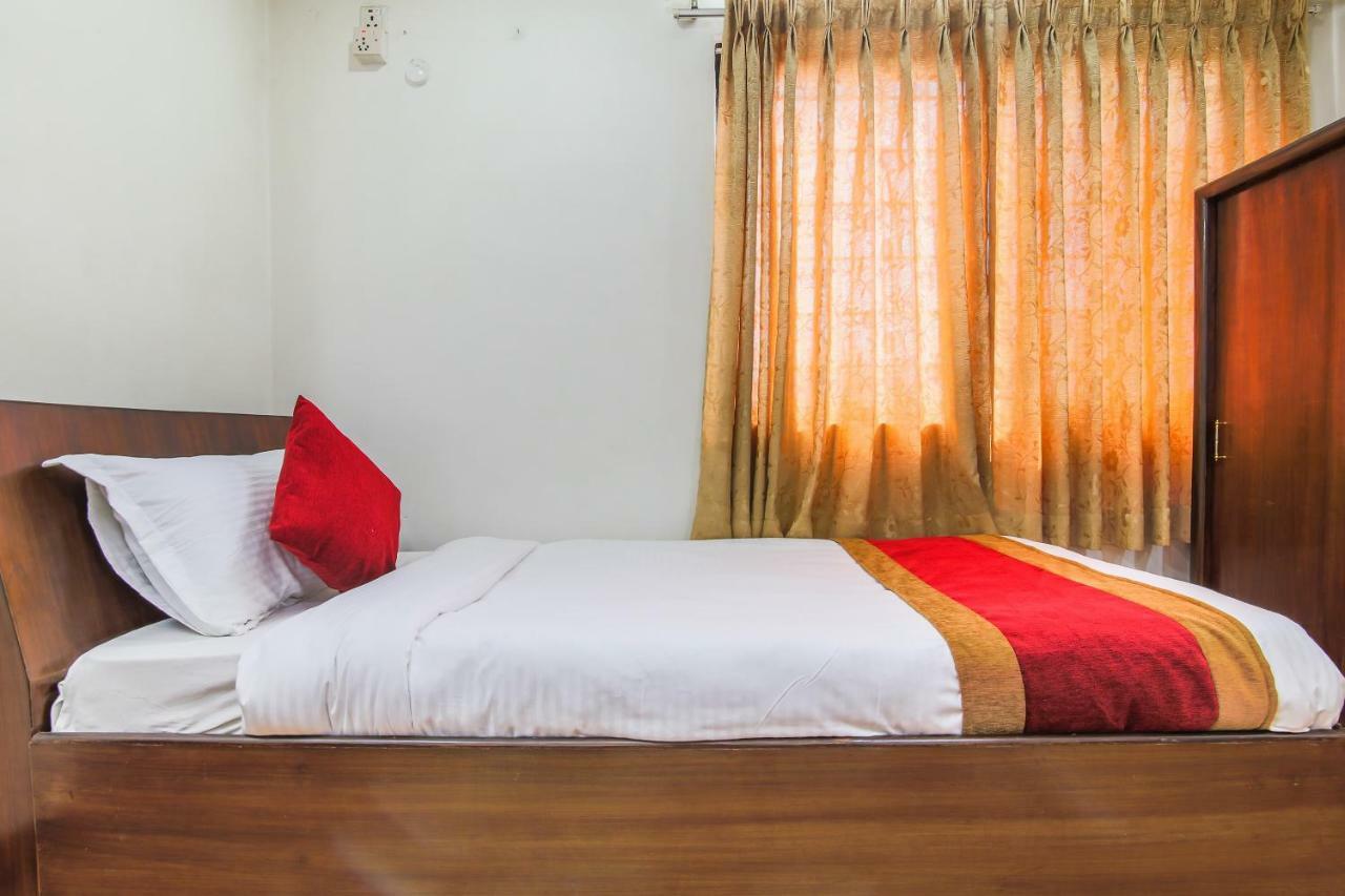 Oyo 358 Hotel Rose Star Kathmandu Exteriör bild